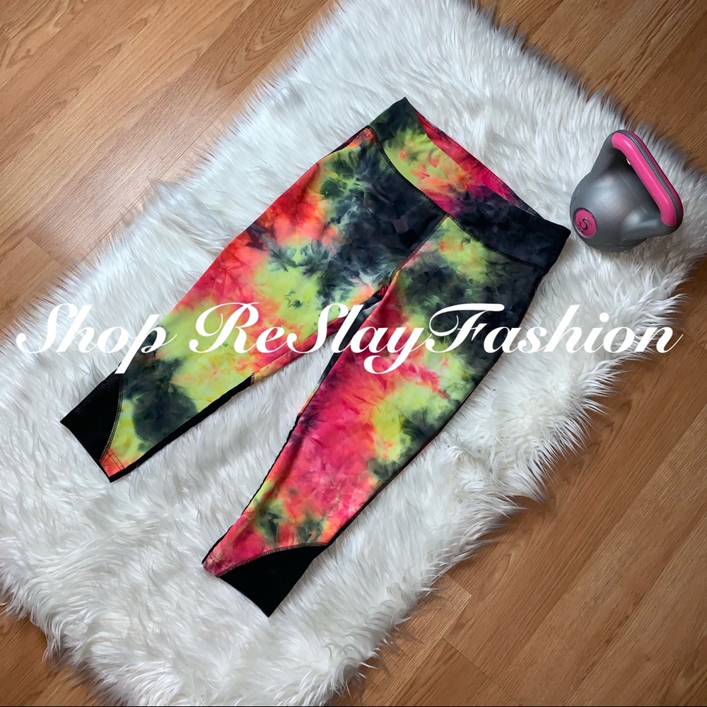 ⭐️ VOGO Athletica  Multicolor Activewear Leggings.